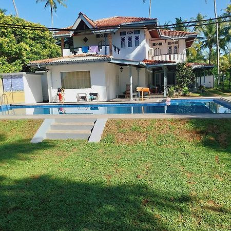 Avin Beach Villa Unawatuna Exterior photo